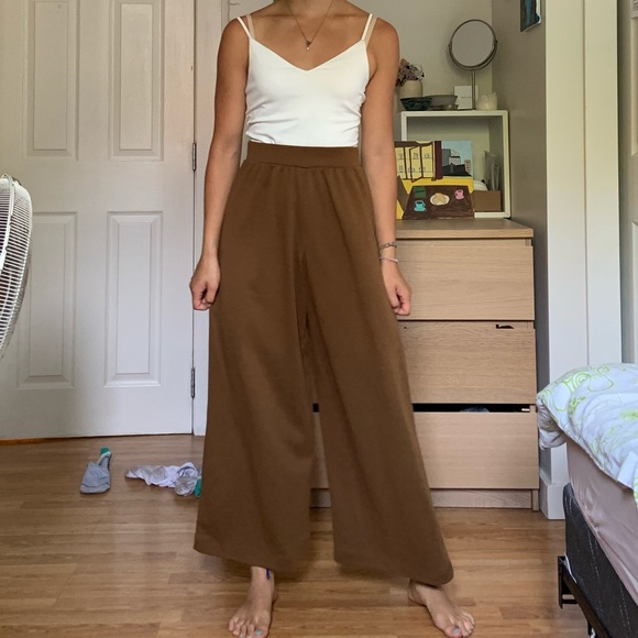 Uniqlo culotte tan/brown pants - Picture 3 of 3